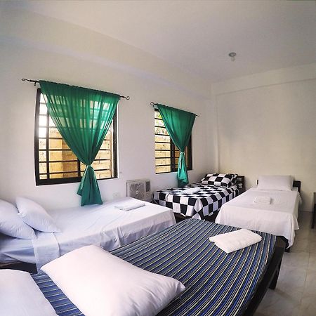 קורון Full Moon Hostel מראה חיצוני תמונה