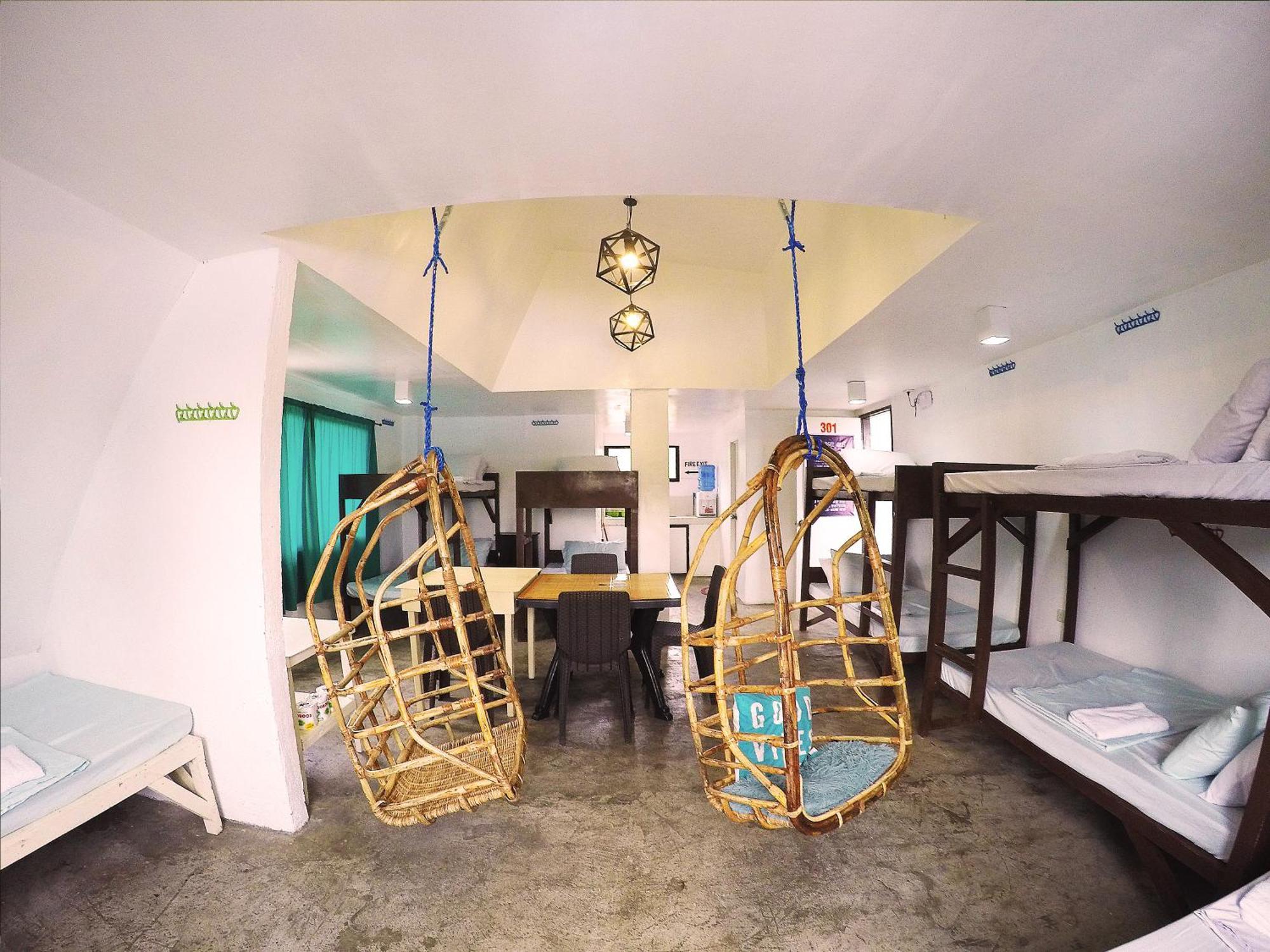 קורון Full Moon Hostel מראה חיצוני תמונה
