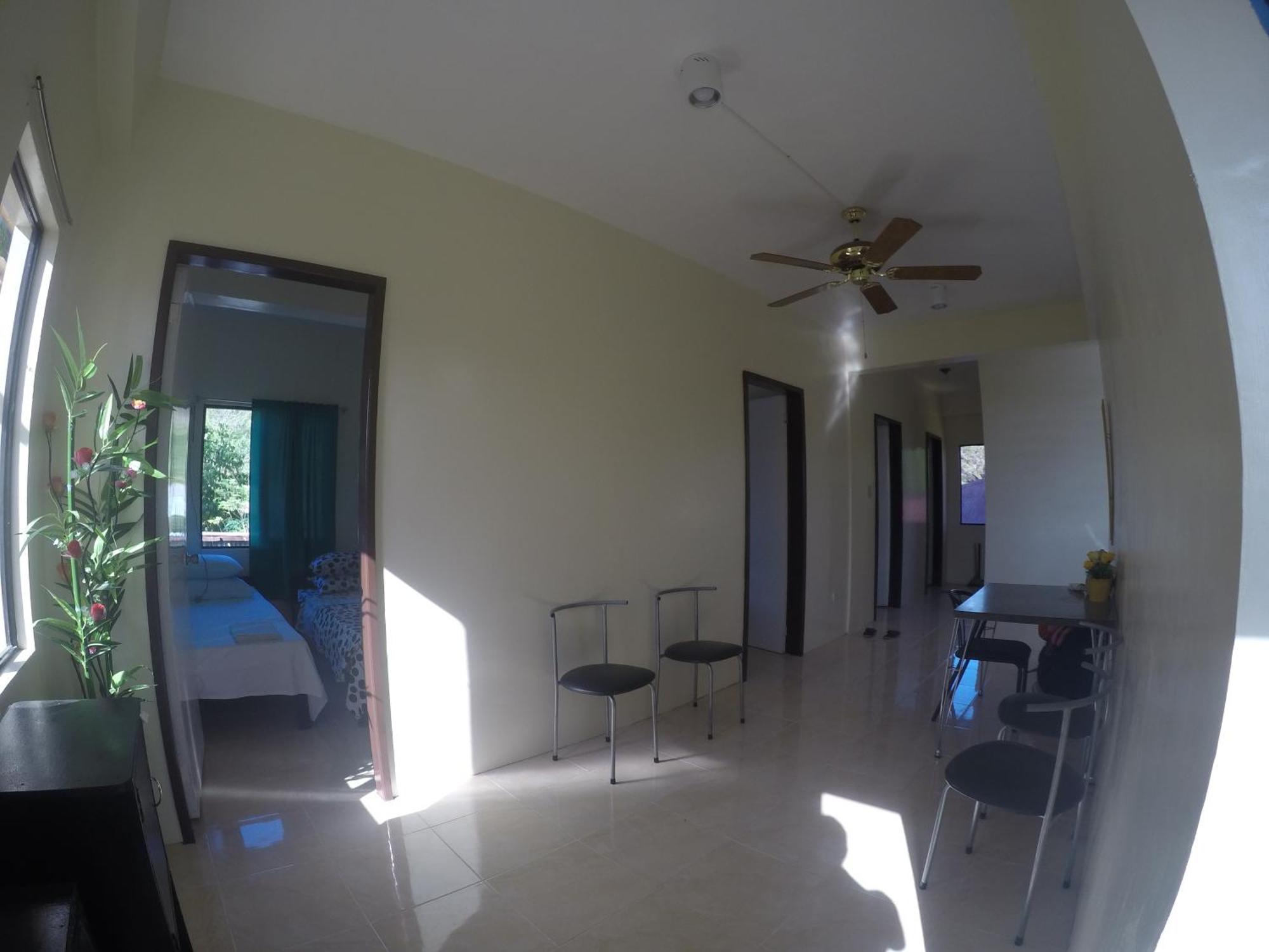 קורון Full Moon Hostel מראה חיצוני תמונה