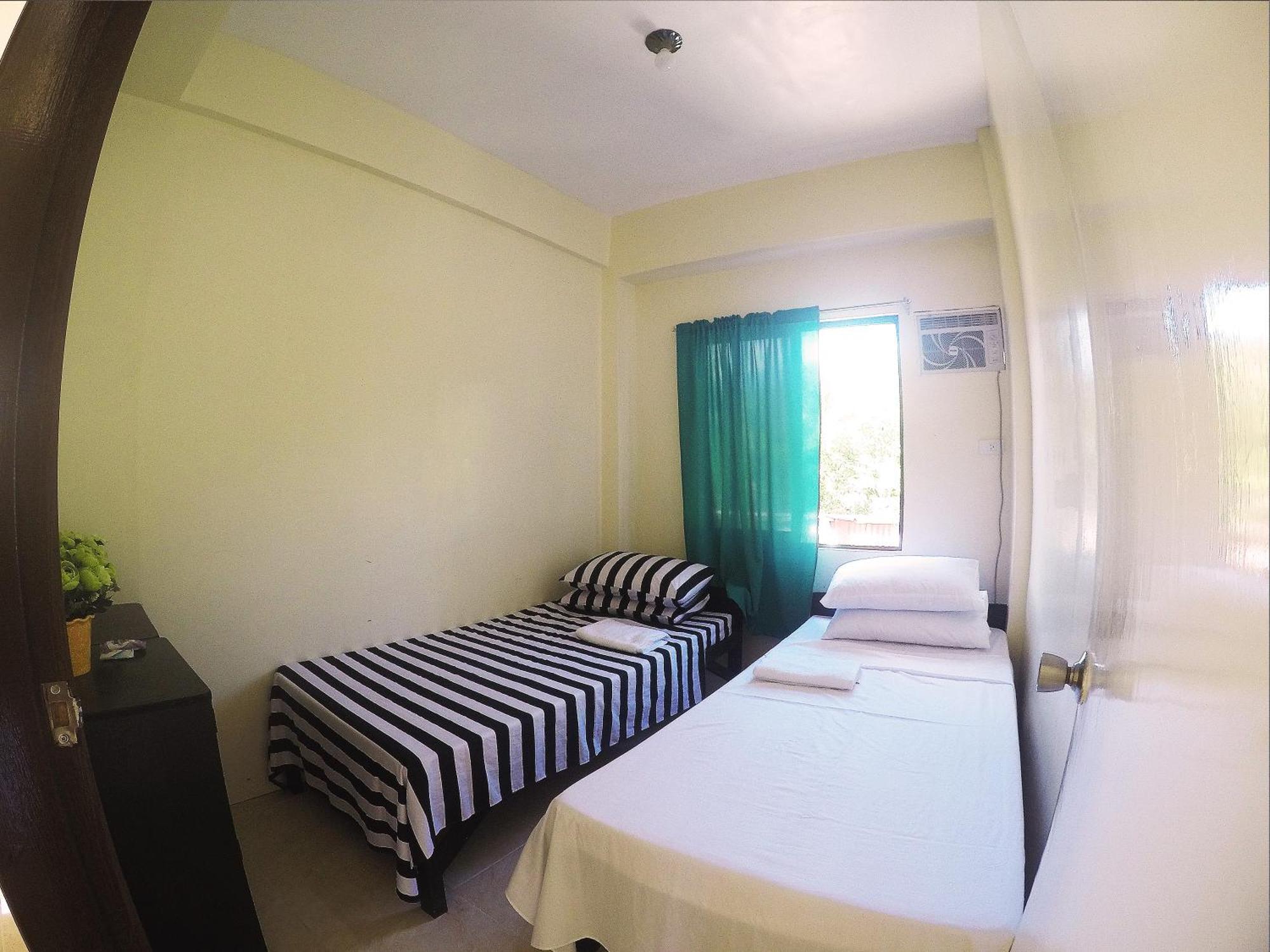 קורון Full Moon Hostel מראה חיצוני תמונה